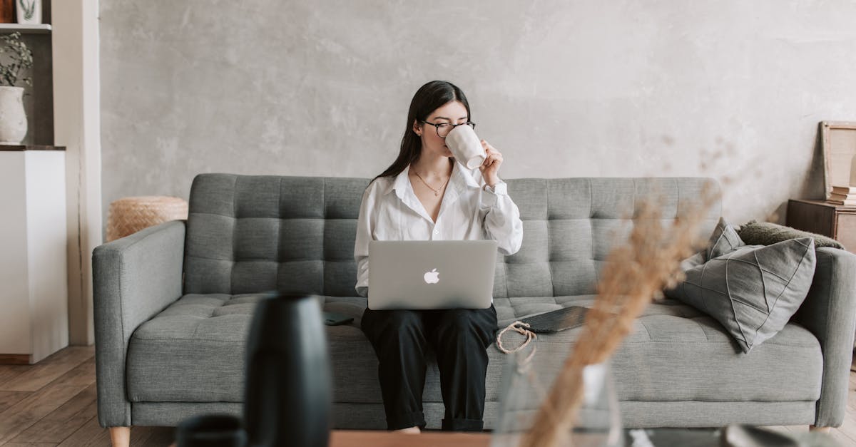 découvrez des stratégies efficaces d'e-mailing pour la prospection commerciale. améliorez vos taux de conversion grâce à des techniques ciblées et personnalisées qui vous aideront à atteindre vos objectifs d'affaires.