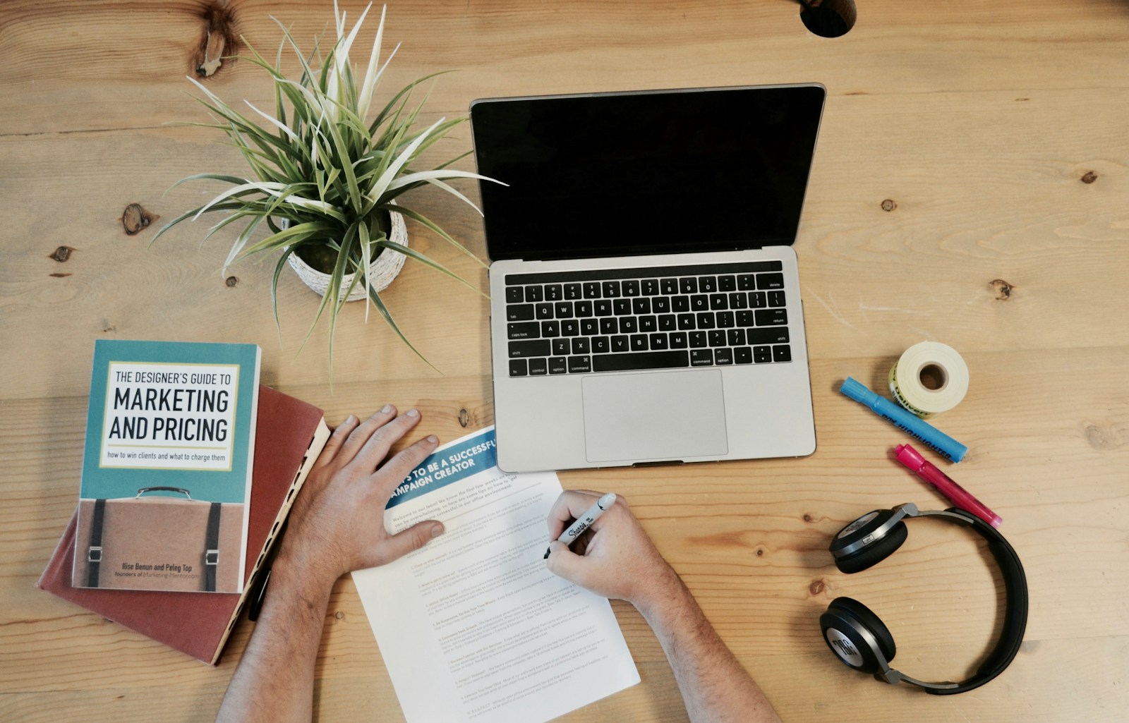 Les fondamentaux du marketing financier : clés pour une gestion réussie