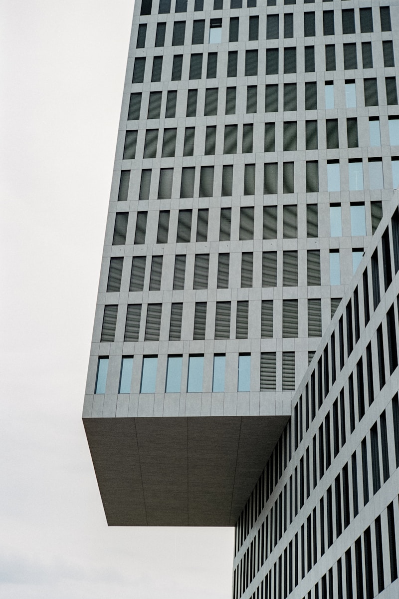 Optimiser les Configurations de Bureaux à Lille : Guide Complet pour un Espace de Travail Moderne et Flexible