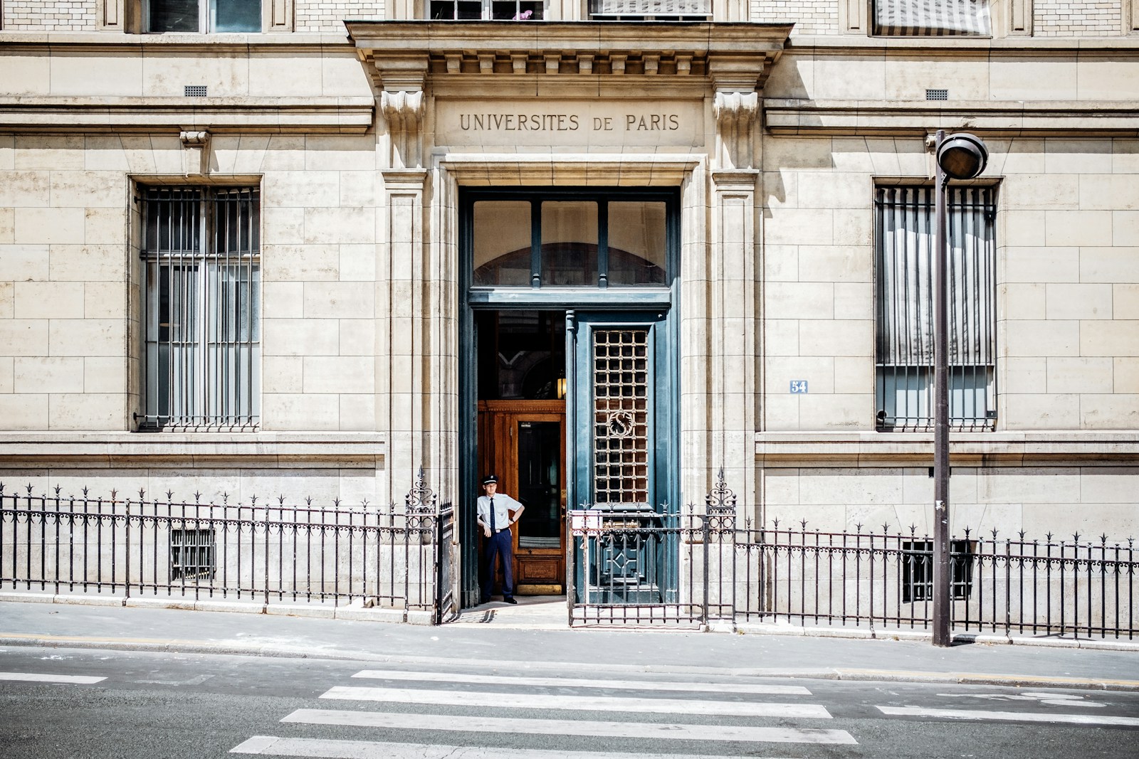 L’Importance Cruciale d’un Avocat Spécialisé dans les Transactions Immobilières à Paris : Guide Complet